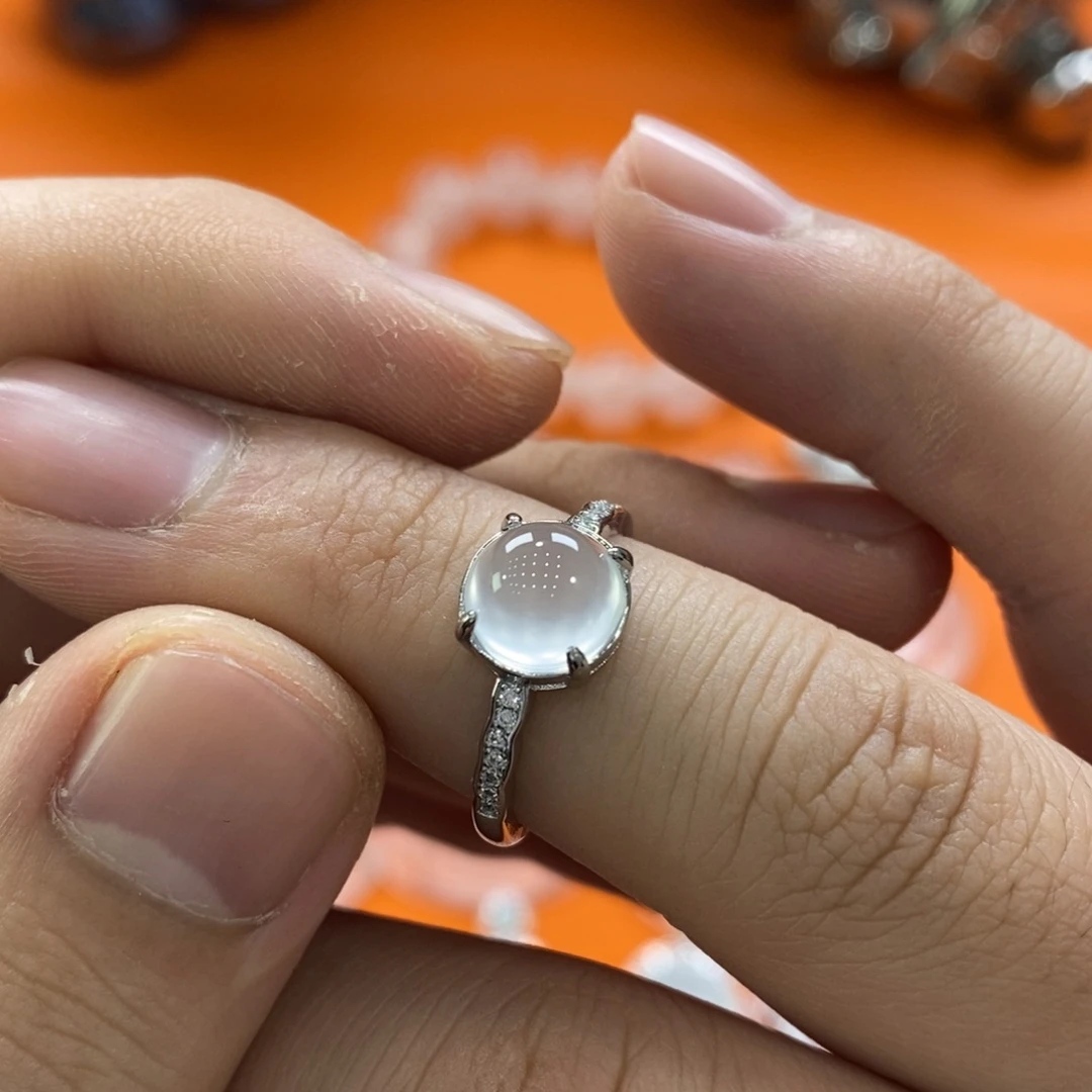 石英质玉吊坠合金