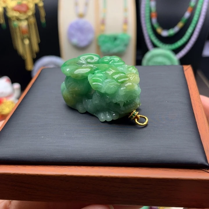 翡翠未镶嵌颈饰翡翠貔貅