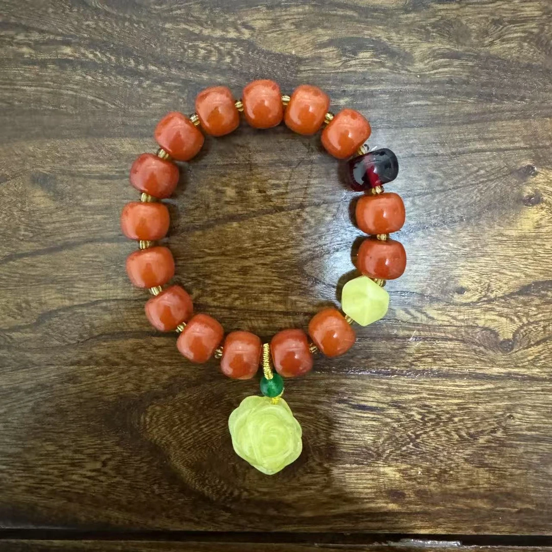 时尚百搭蜜蜡设计款手串S119