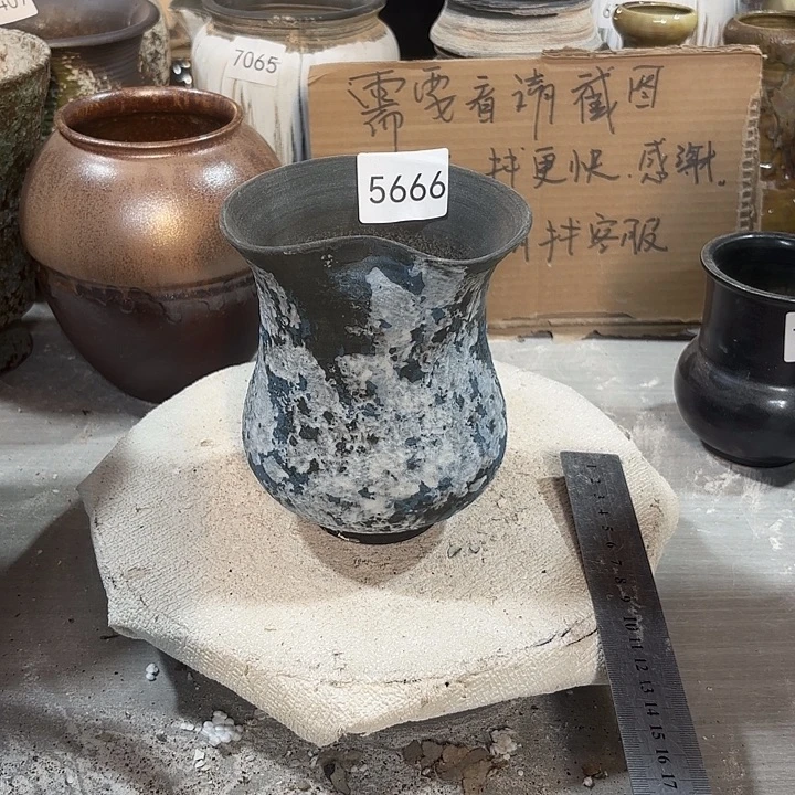陶摆件高14，口9到11，有孔，5666