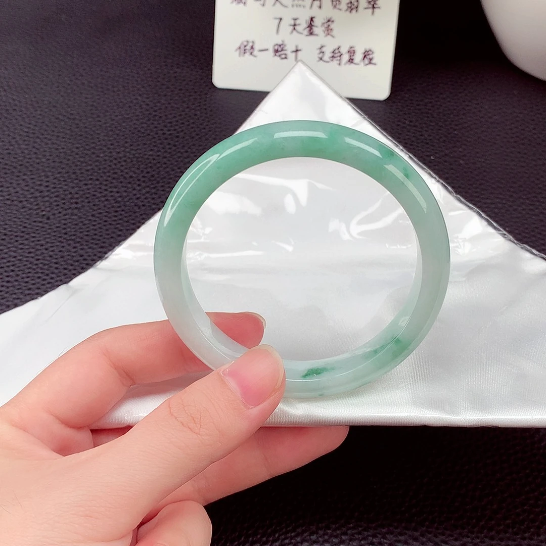 未镶嵌手镯翡翠翡翠