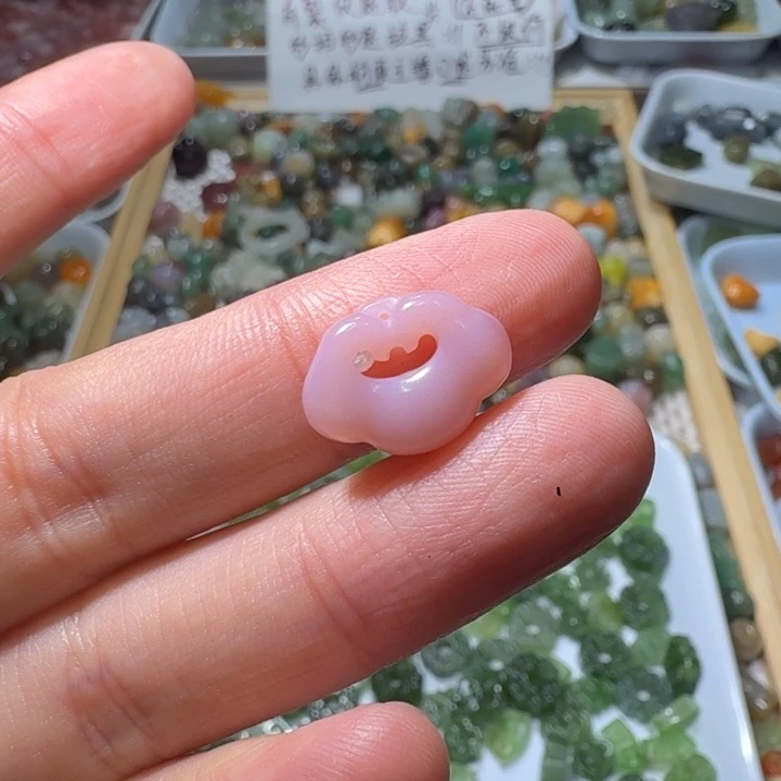 和田玉未镶嵌珠宝半成品