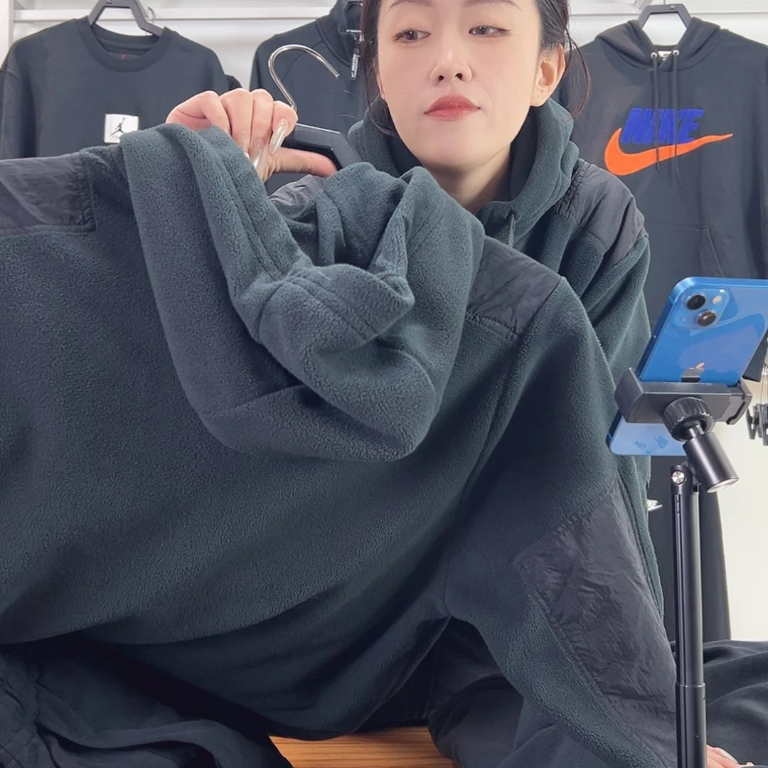 4883外套黑色l码不退换130-150