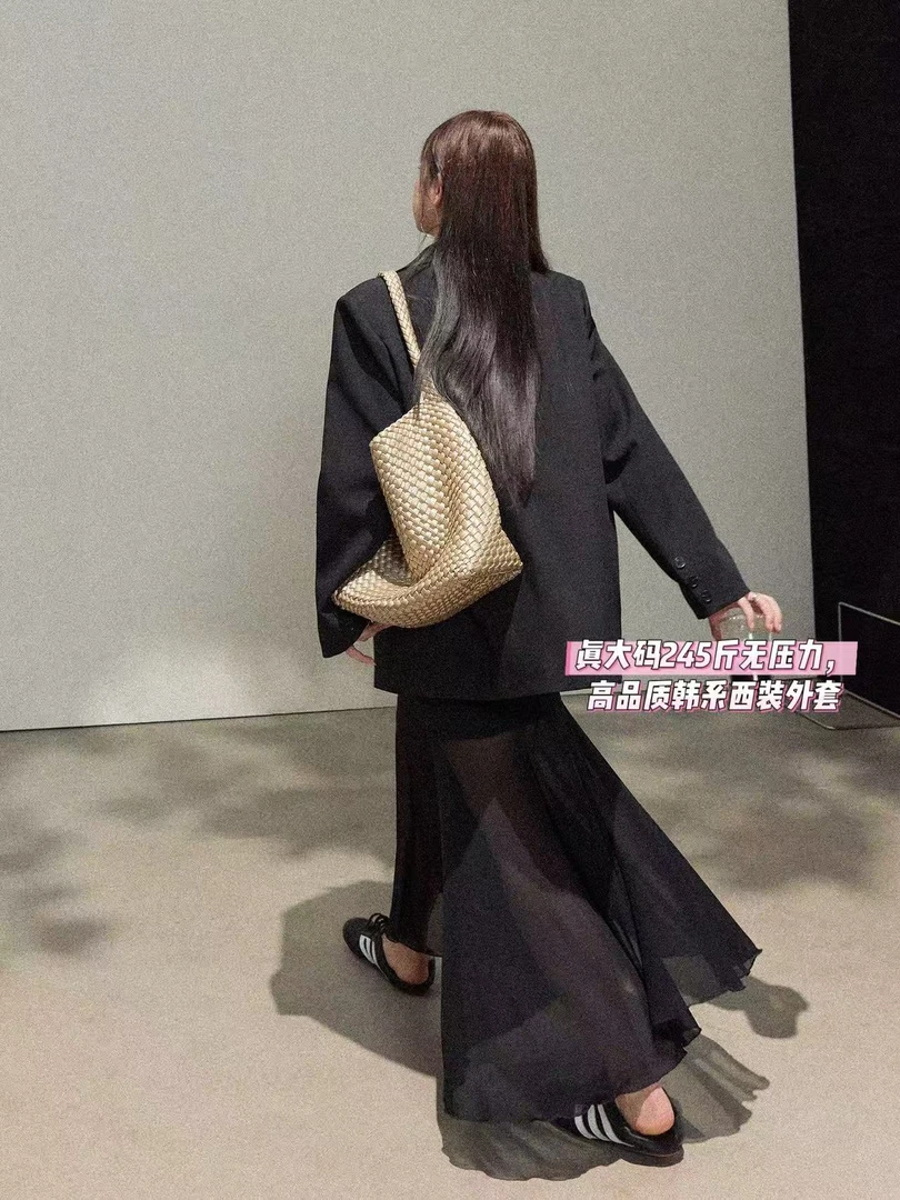 2025大码女装胖妹妹mm秋季显瘦穿搭法式纯黑吊带裙西装外套套装