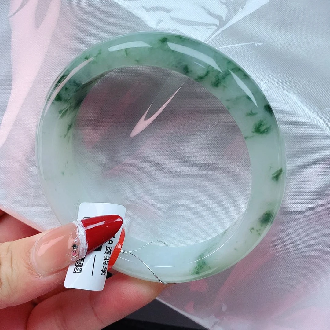 翡翠手镯未镶嵌57圈