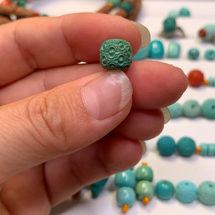 绿松石未镶嵌颈饰