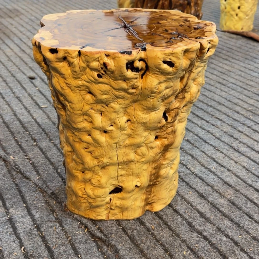 顾***品龙纹鸡心枣木手工艺品