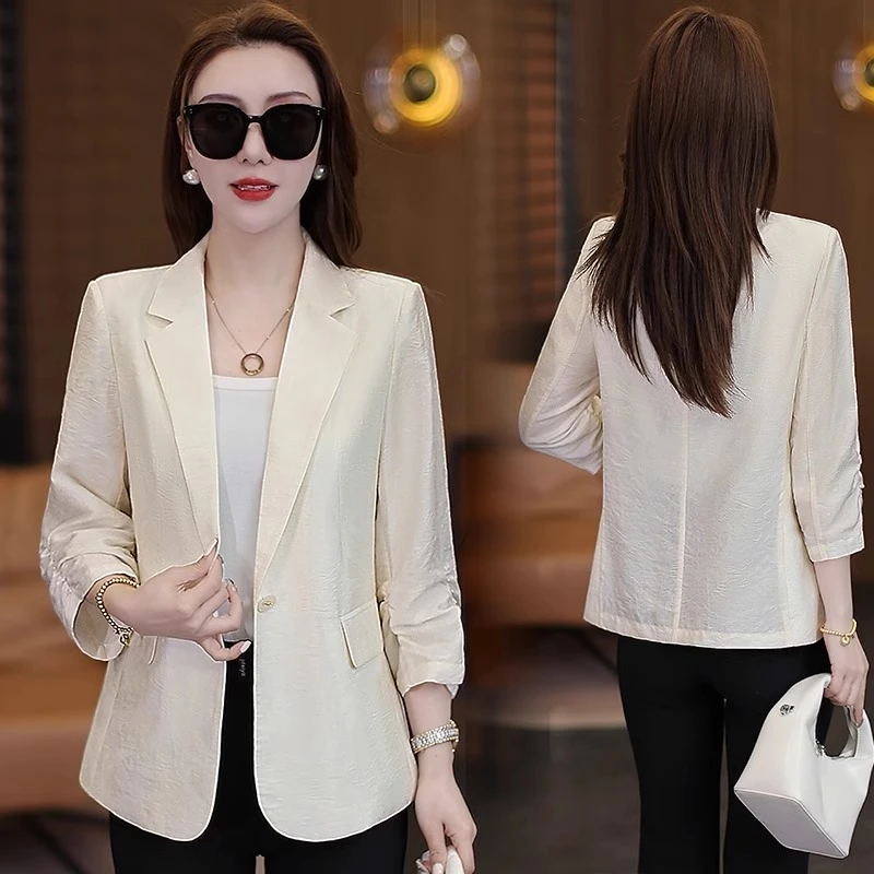 春夏休闲西装外套2025今年流行女装时尚洋气质短款小个子西服上衣