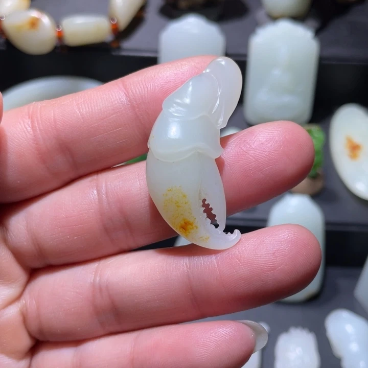 和田玉颈饰未镶嵌