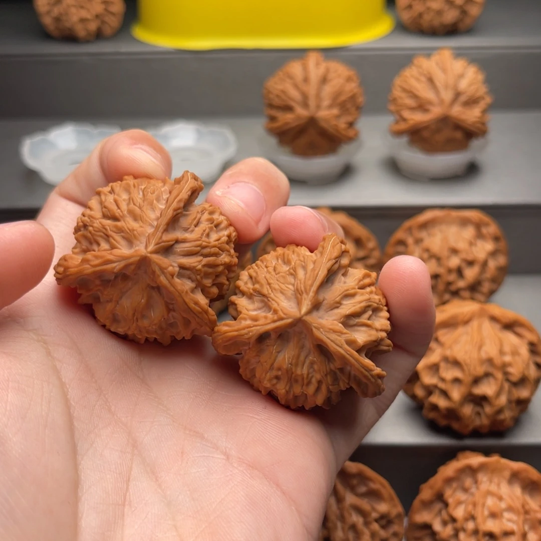 三***六文玩核桃把件盘山三棱