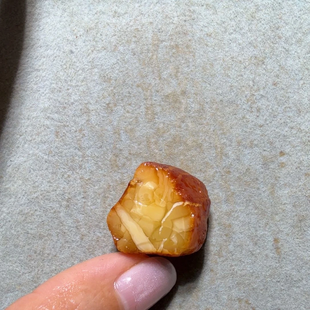 ****兔琥珀未镶嵌裸石专拍