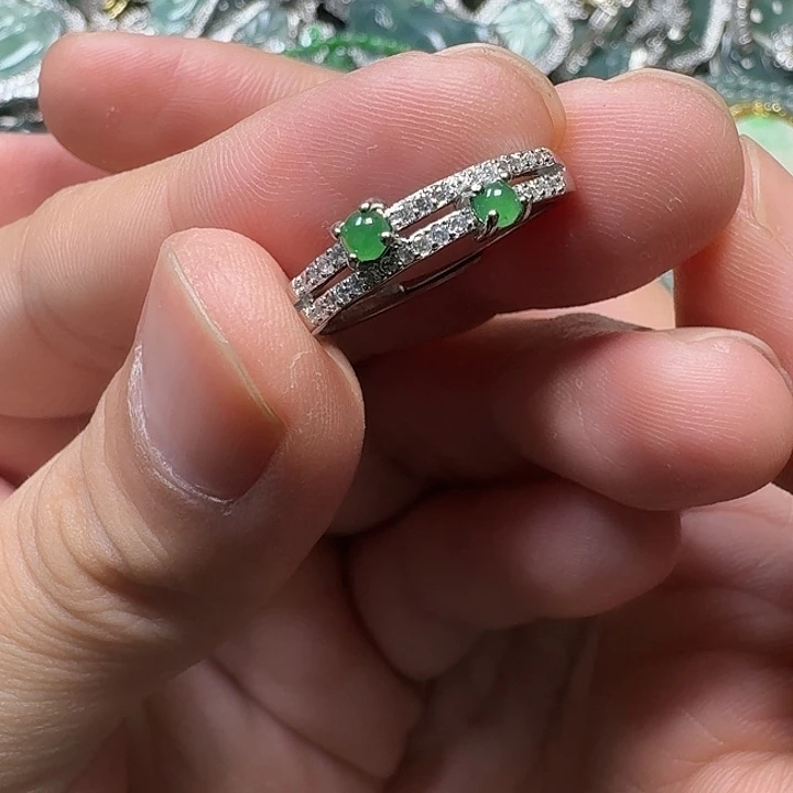 翡翠未镶嵌颈饰天然A货翡翠放漏
