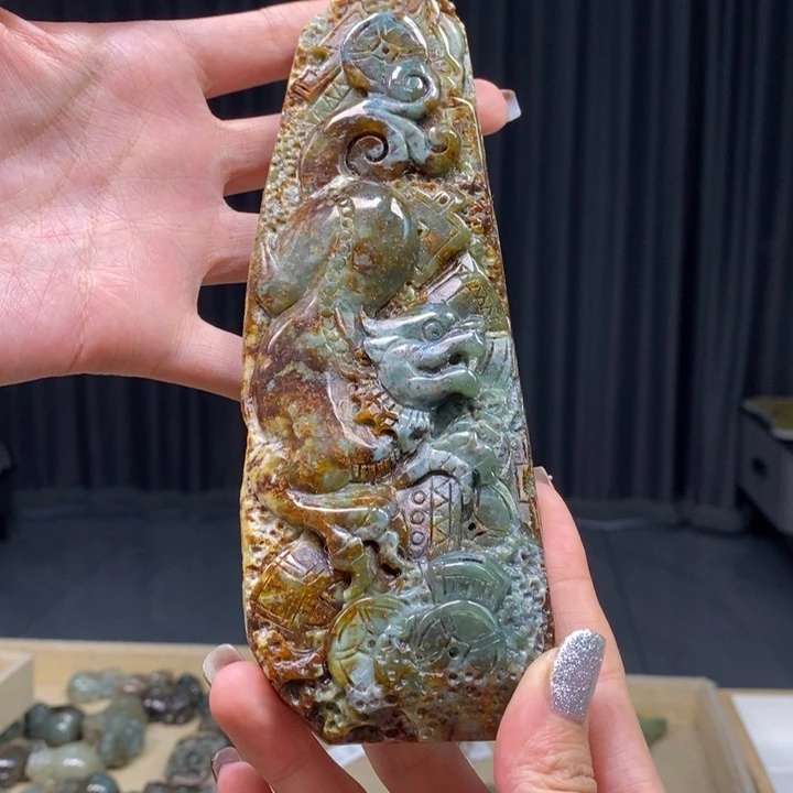 岫岩河磨玉（透闪石质玉）颈饰未镶嵌