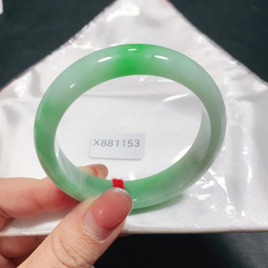 翡翠未镶嵌手镯03