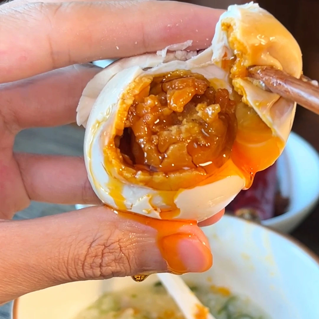 【特大号】开袋即食正宗流油咸鸭蛋传统古法腌制烤熟海鸭蛋80G/枚装