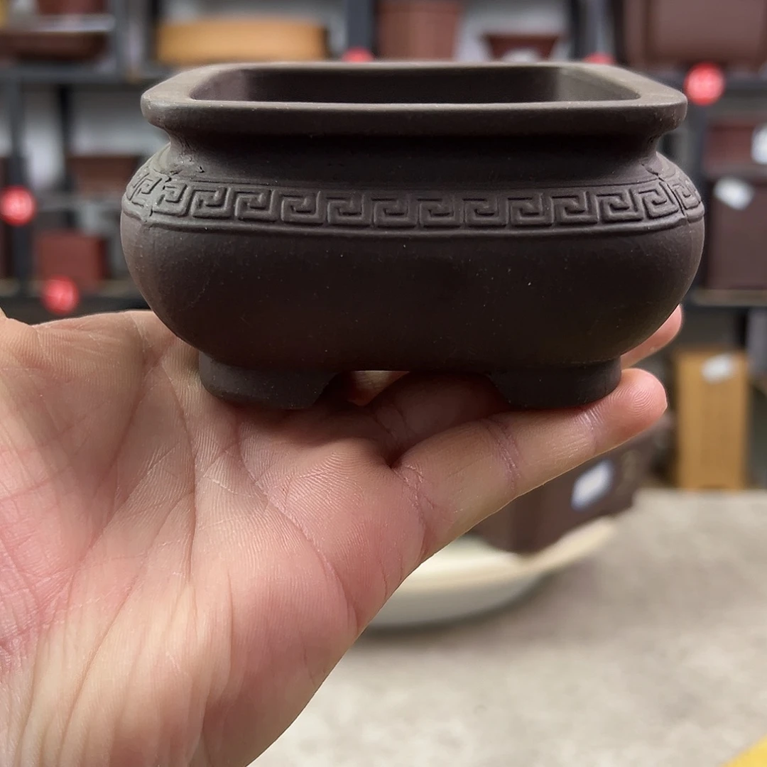 紫砂花盆内口8.5，内深4