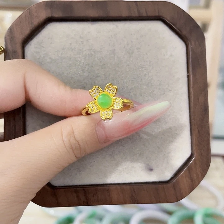 翡翠未镶嵌颈饰天然翡翠Ａ货