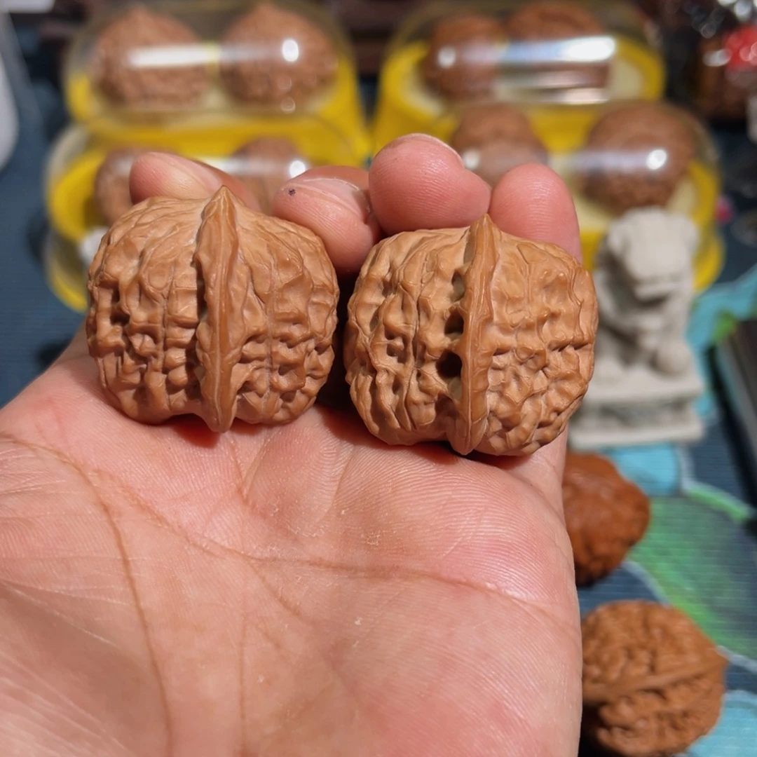 文玩核桃吊坠石门元宝