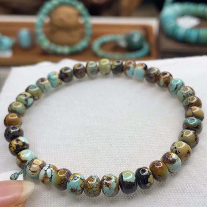 绿松石未镶嵌珠宝