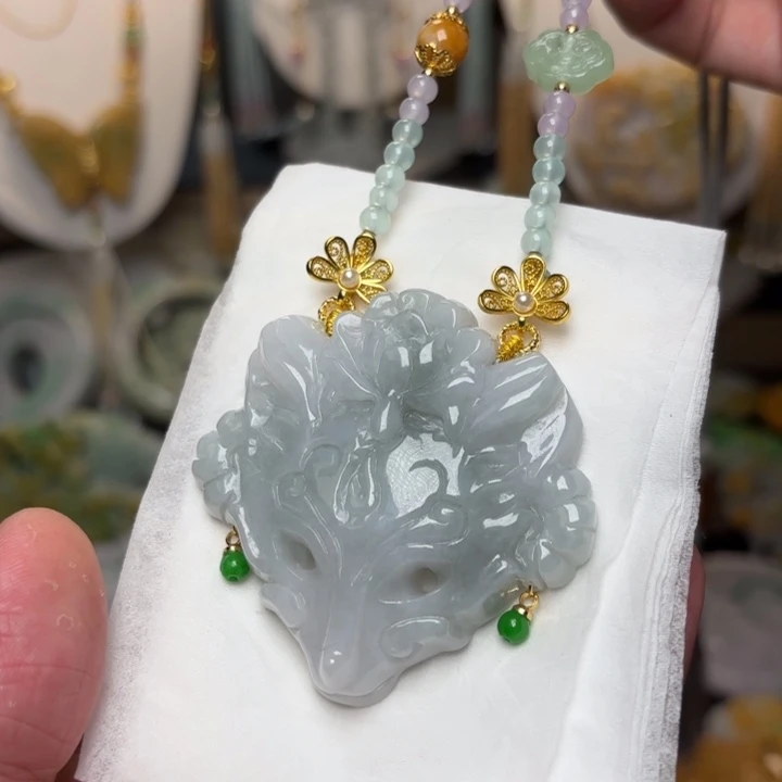 翡翠未镶嵌颈饰吊坠