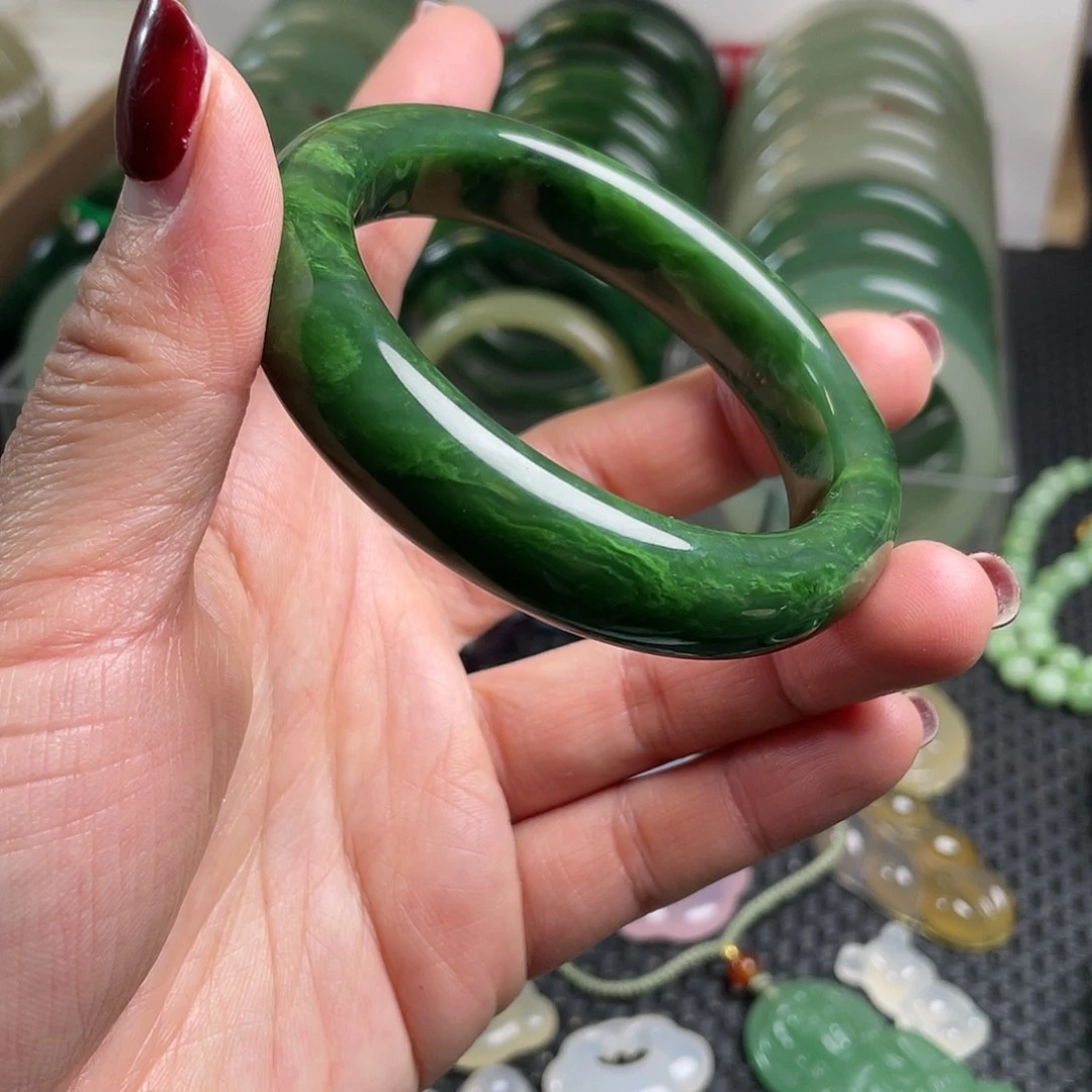 未镶嵌手镯和田玉（碧玉）