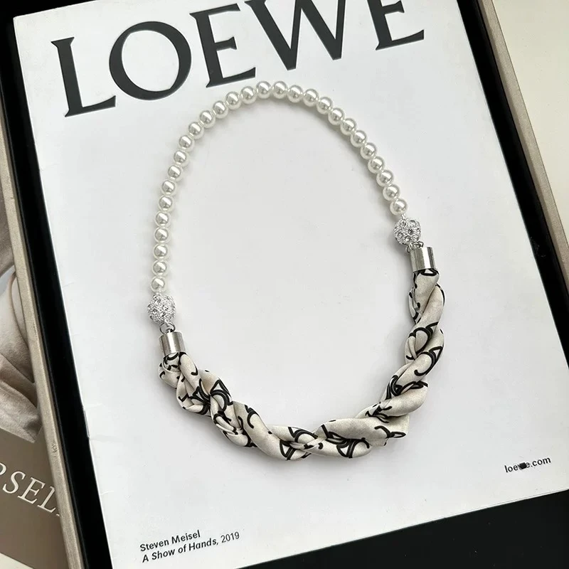 Love is long丝巾项链磁吸扣女设计感轻奢小众黑色新款锁骨链丝巾