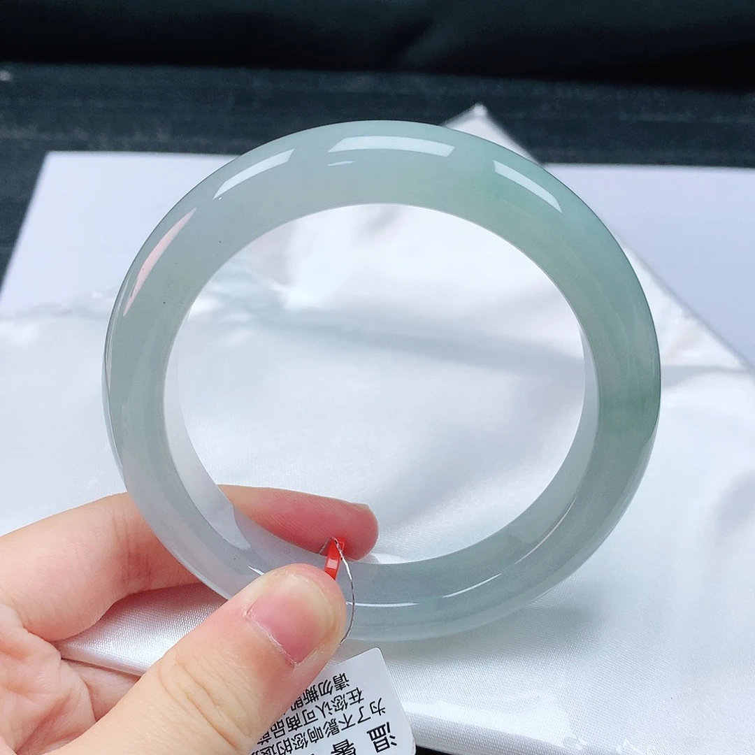 翡翠手镯未镶嵌57圈