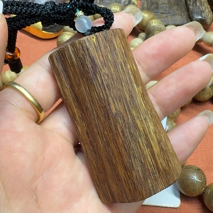 大叶紫檀（黑酸枝木类）