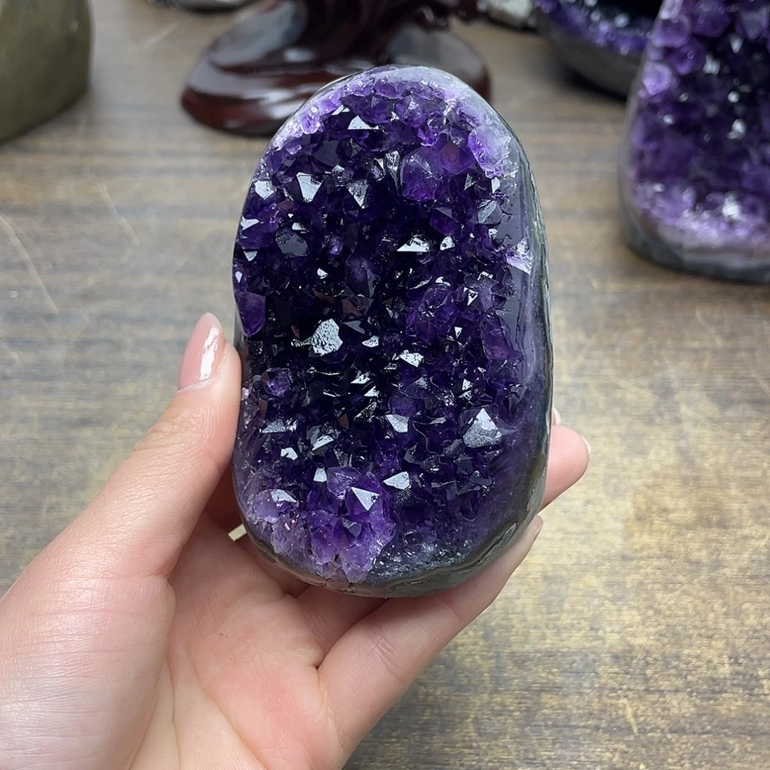 紫晶未镶嵌大型摆件（非配饰）