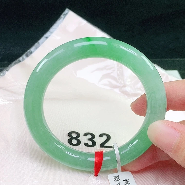 未镶嵌手镯翡翠翡翠手镯