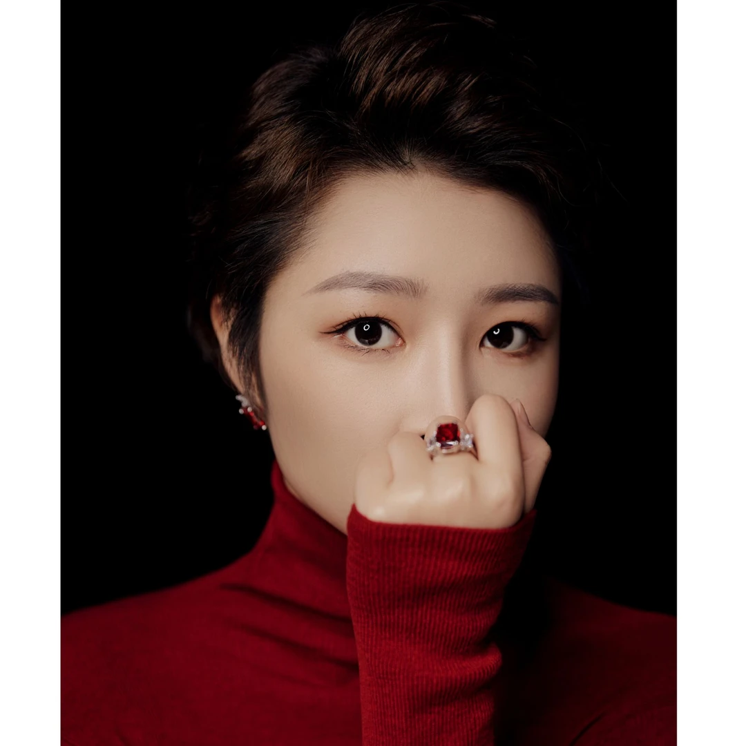 非金属合成锆石吊坠 OuQ高级轻奢小众项链女款首饰CE190449