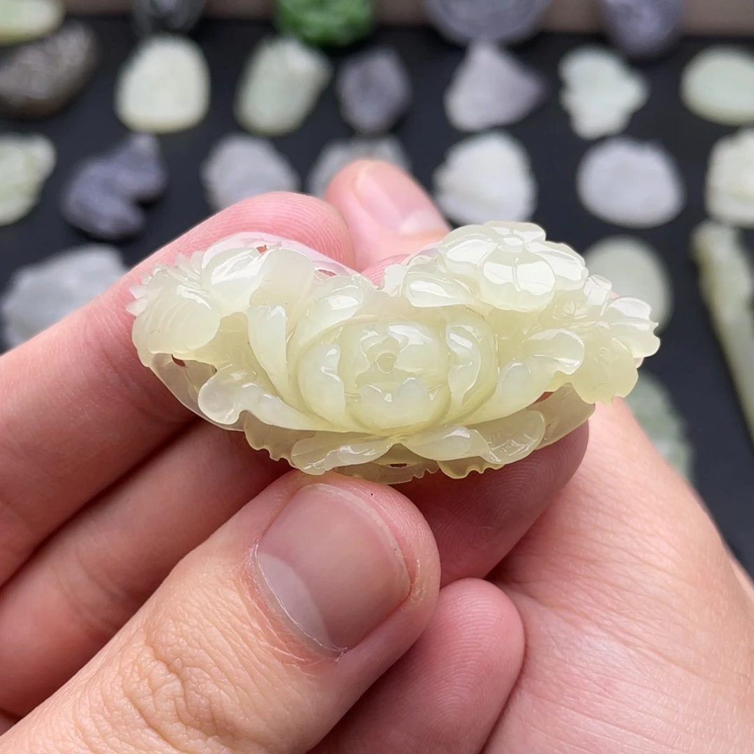 【闪购商品】颈饰未镶嵌和田玉