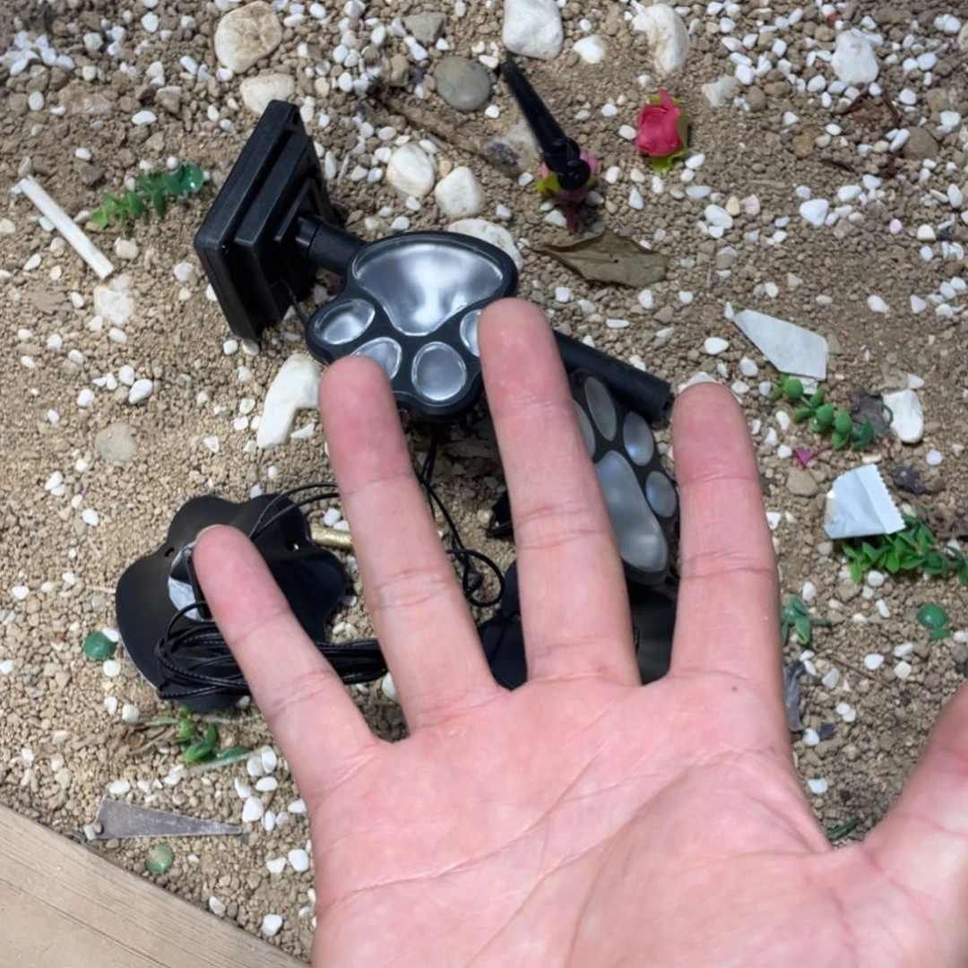 【闪购商品】亚克力太阳能猫爪花插一套