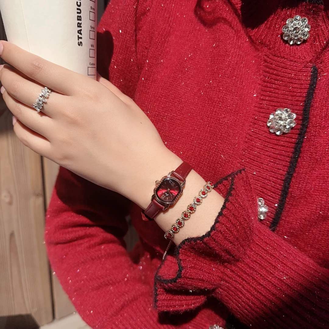 歌浪迪.正品女士 轻奢百搭薄款酒桶手表 防水皮带女表（期）