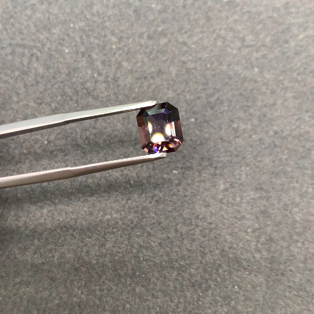 尖晶石裸石2.72克拉全净紫尖晶