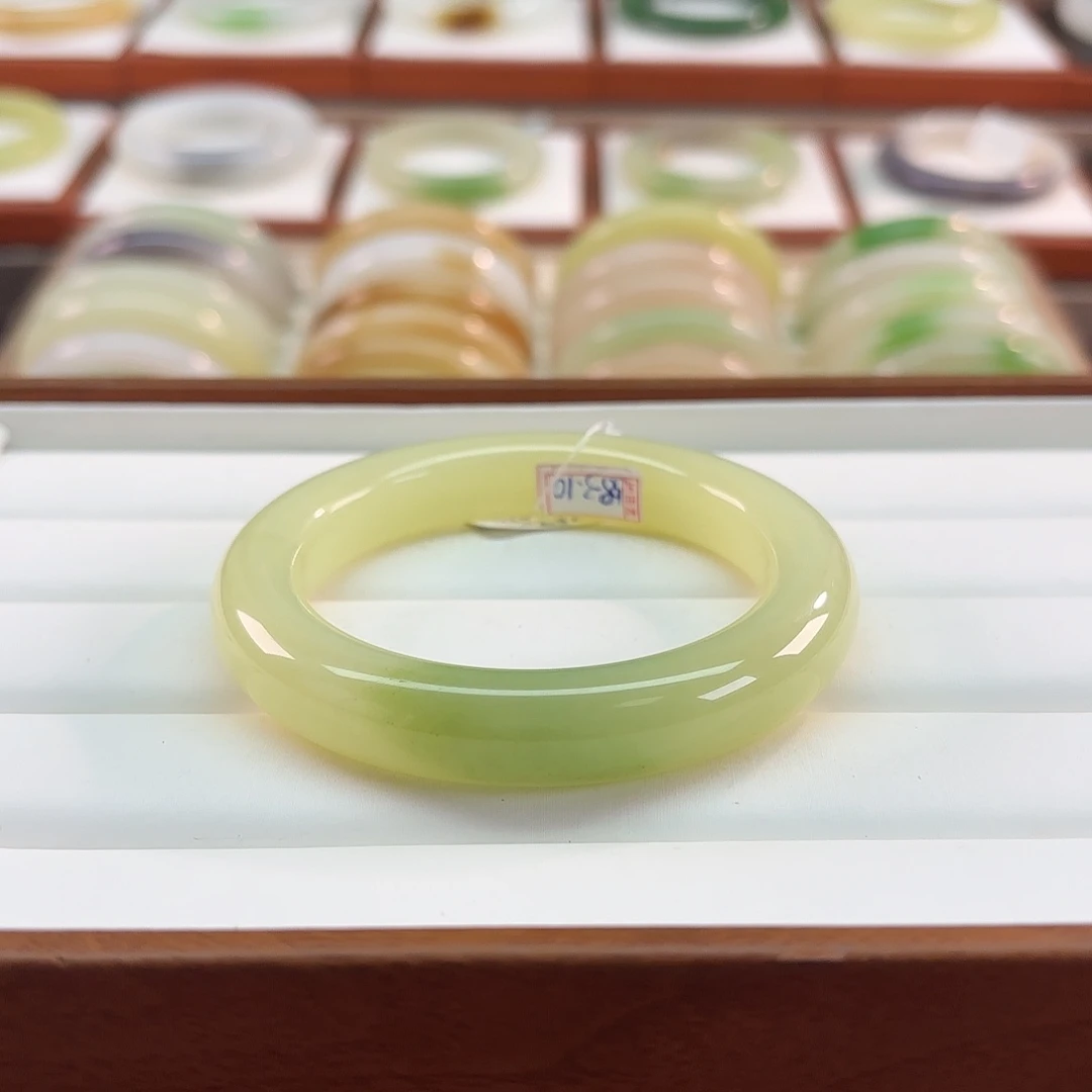 和田玉未镶嵌手镯【黄口飘翠 小众又别致】