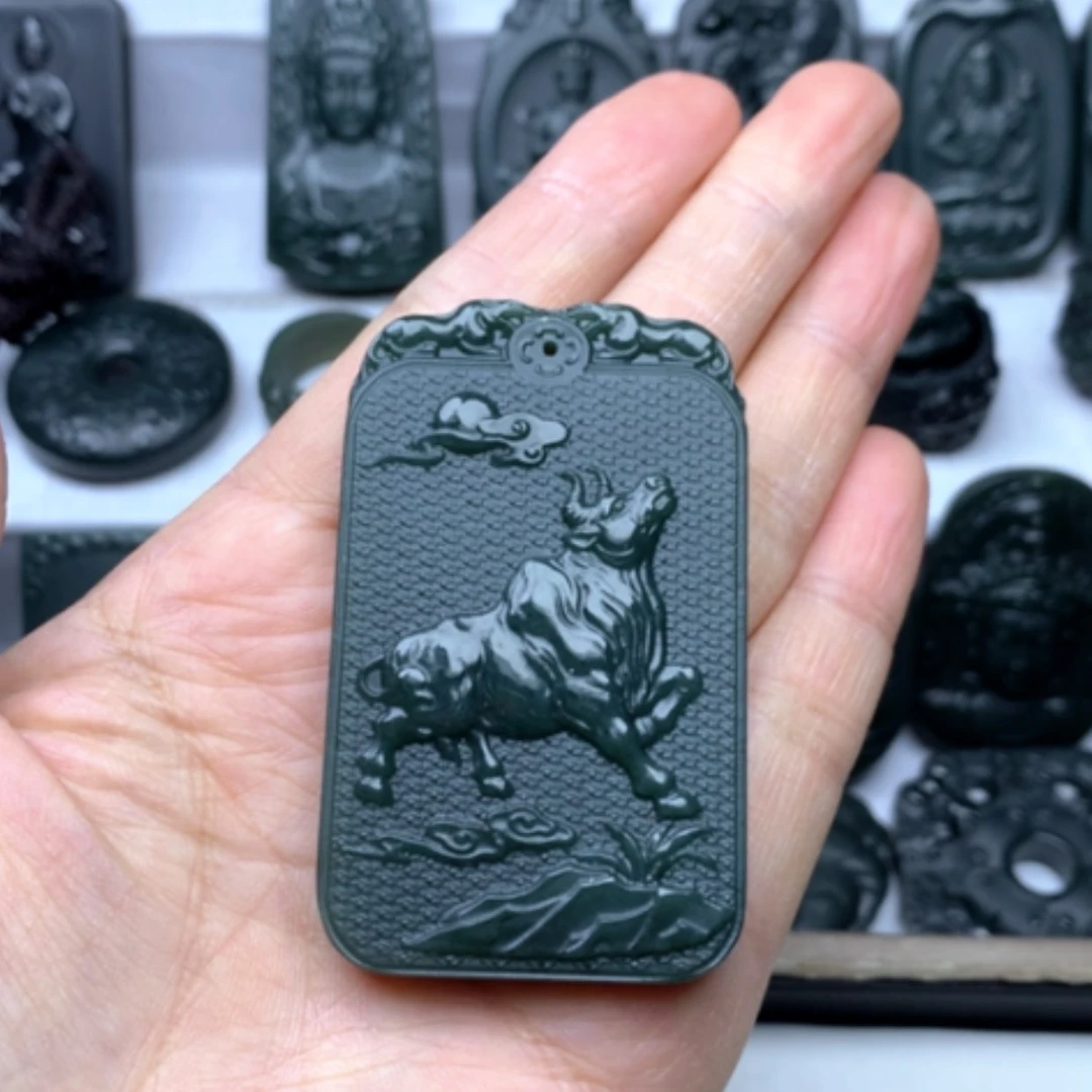 【闪购商品】和田玉颈饰未镶嵌清***袖双面雕刻