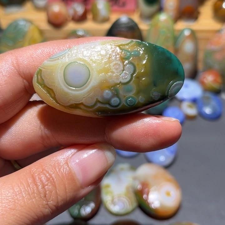 橡***皮玛瑙/玉髓未镶嵌颈饰