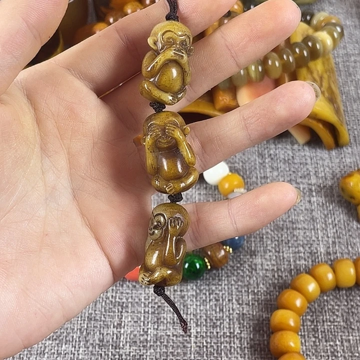 木质非金属吊坠，，