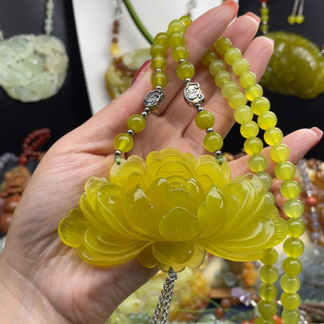 未镶嵌蛇纹石玉颈饰