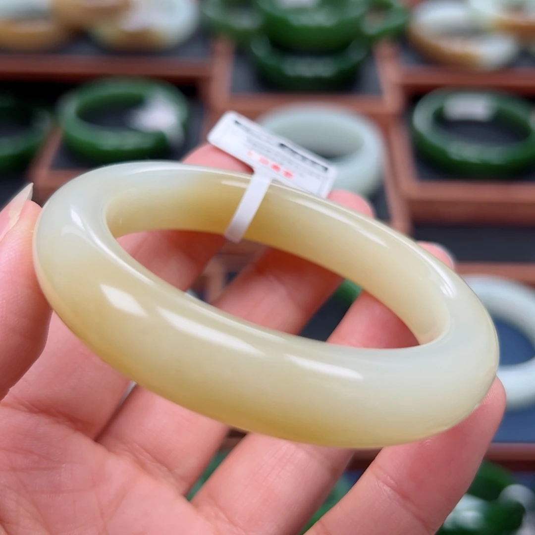 未镶嵌手镯和田玉（糖玉）