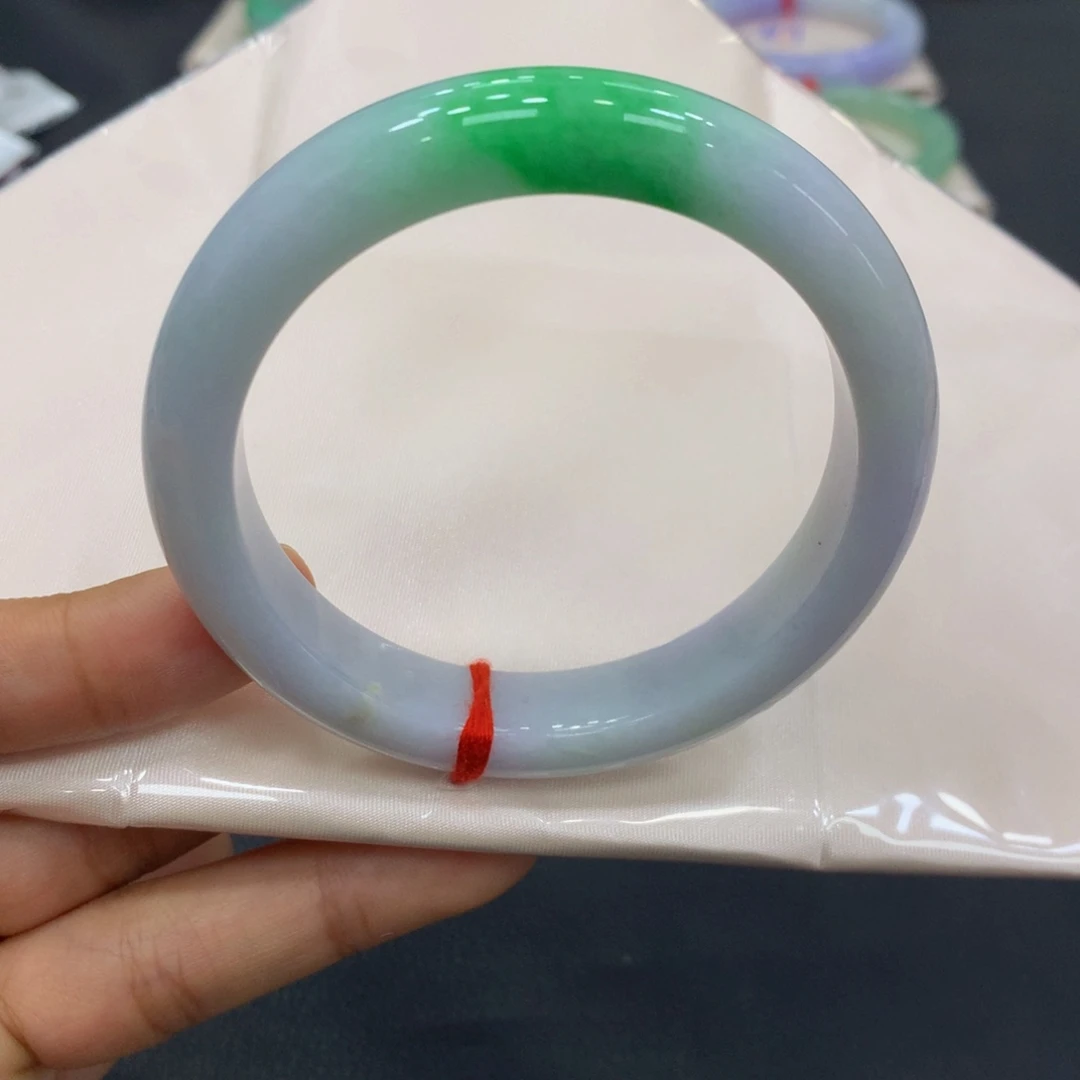翡翠手镯未镶嵌翡翠43
