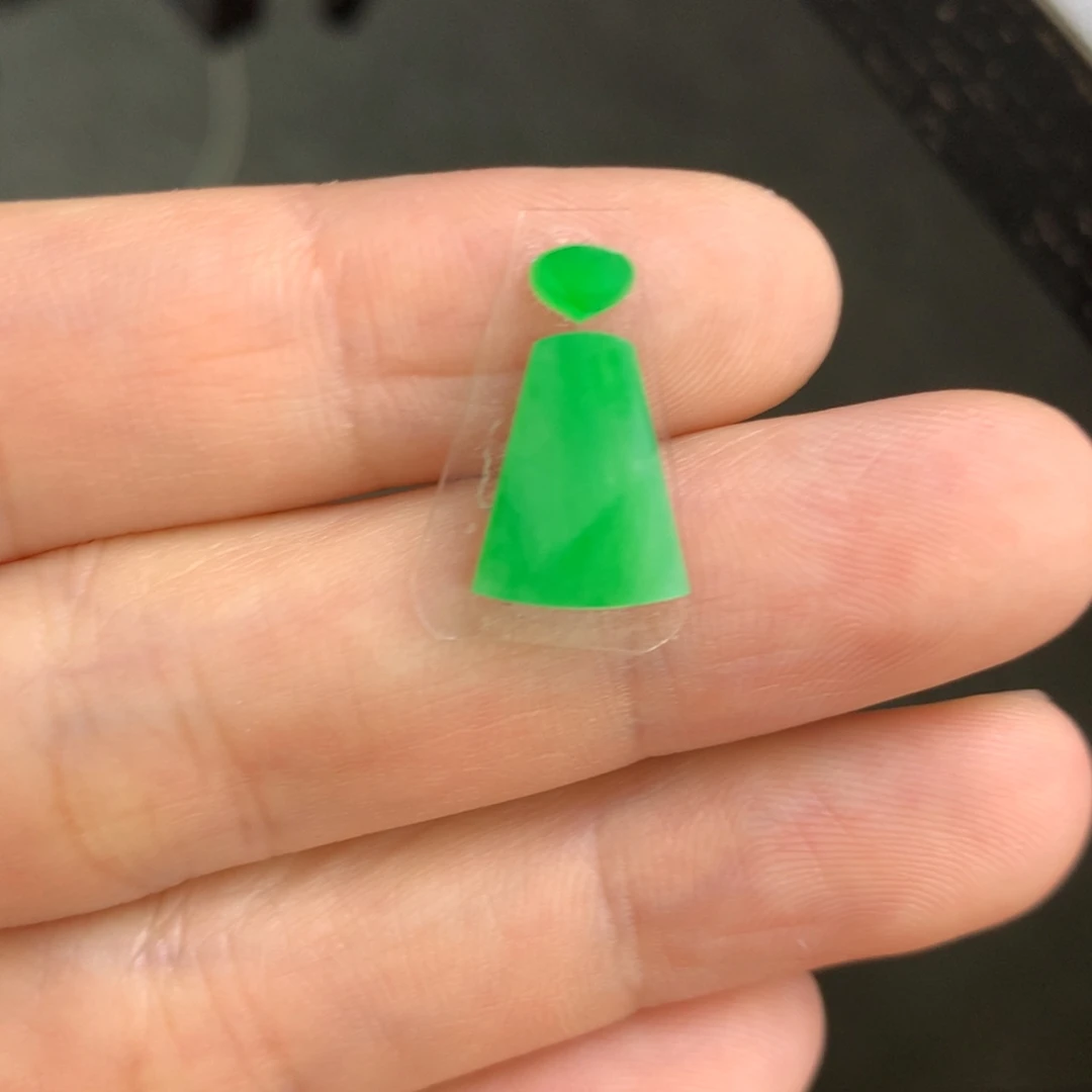 翡翠裸石翡翠无事牌