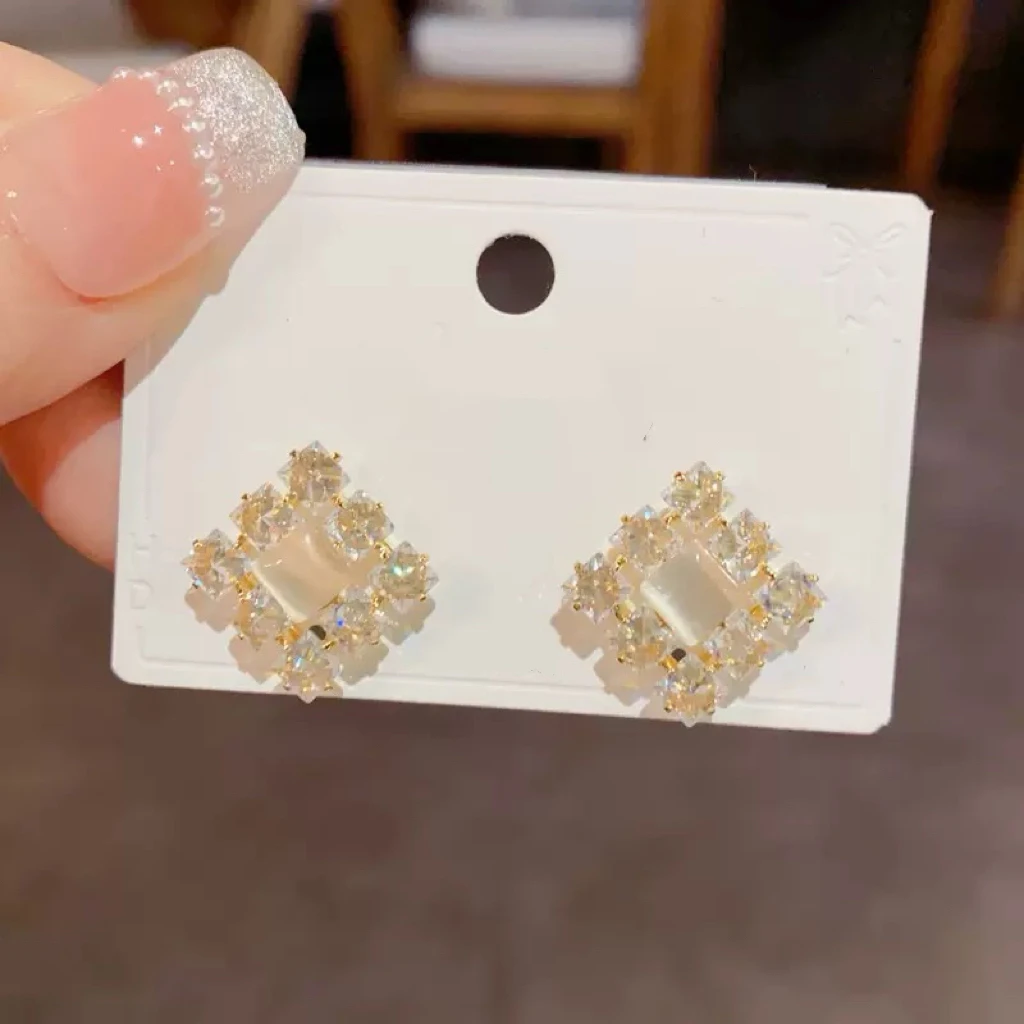 铁合金合成锆石耳饰 设计感气质百搭菱形满锆耳饰超闪法式优雅