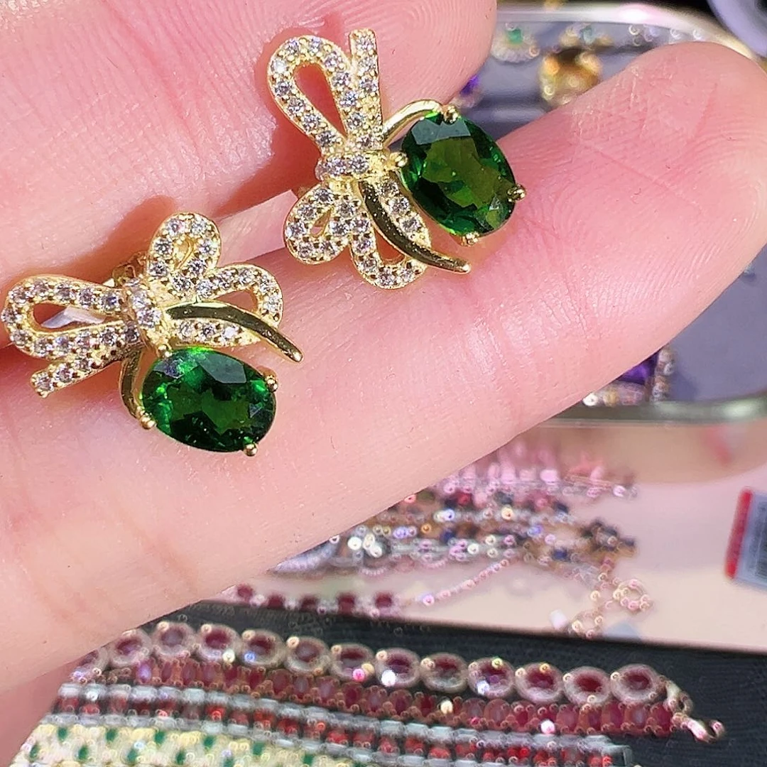 银S925镶嵌透辉石耳钉