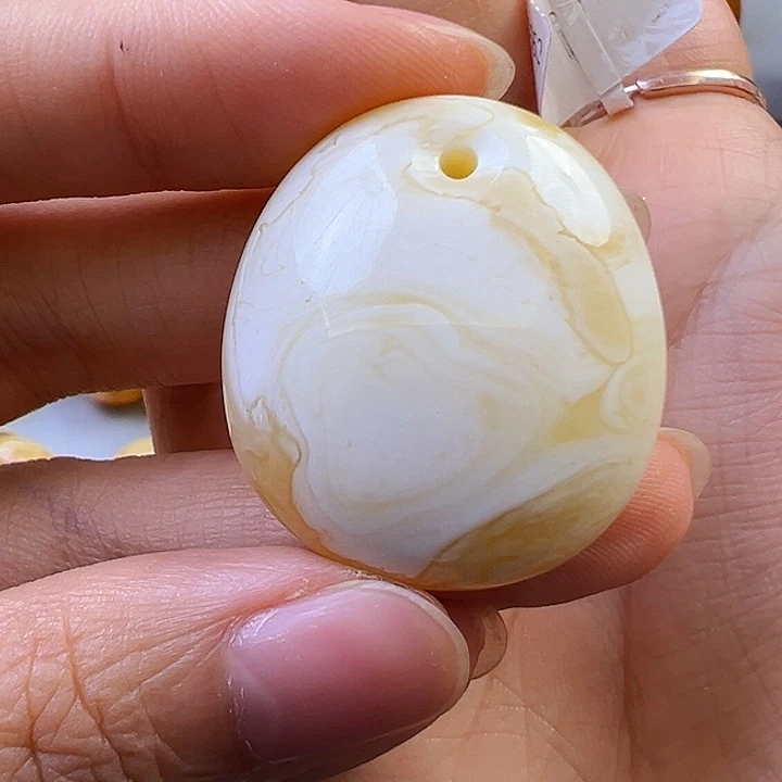 蜜蜡未镶嵌珠宝奇石