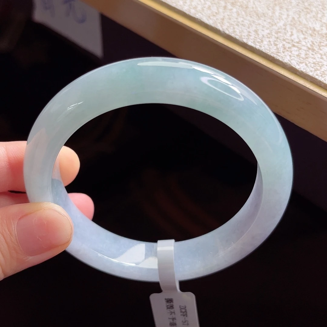 翡翠手镯未镶嵌手镯