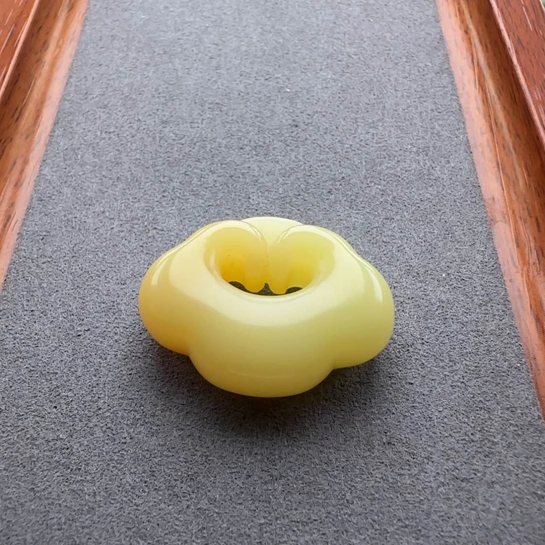 石英质玉（缅黄）配饰未镶嵌