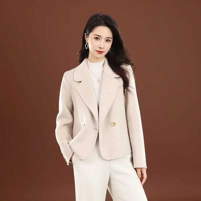 女装短款毛呢大衣清仓