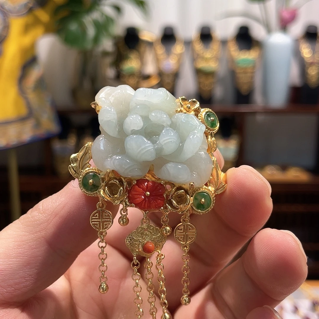 翡翠未镶嵌颈饰戒指